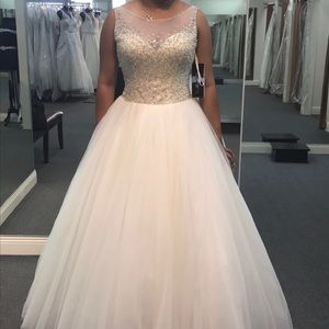 Wedding dress
